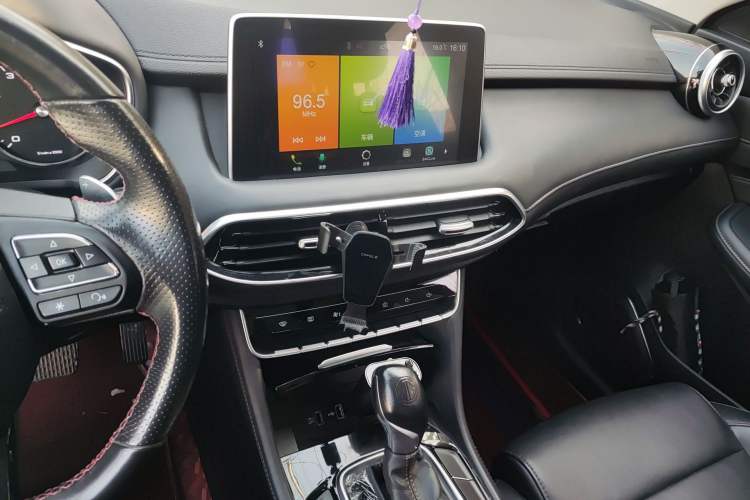 Used MG HS 2019 20T Automatic Two-Wheel Drive Luxury Edition China VI Standard Audio And AC Panel