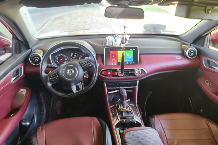 Used MG HS 2019 20T Automatic Two-Wheel Drive Trophy Super Sport Version China VI Standard Center Console