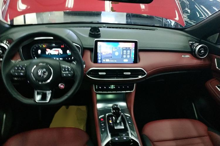 Used MG HS 2019 30T Automatic 2WD Trophy Supreme Edition China VI Standard Center Console