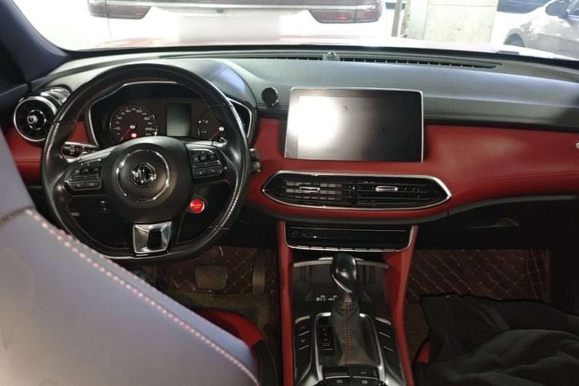 Used MG HS 2019 20T Automatic Two-Wheel Drive Trophy Super Sport Version China VI Standard Center Console