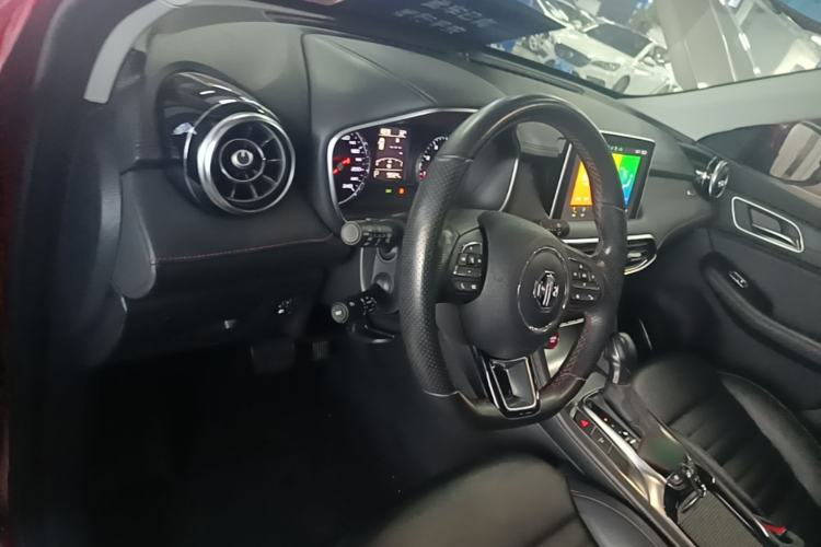 Used MG HS 2019 20T Automatic Two-Wheel Drive Trophy Super Sport Version China VI Standard Center Console