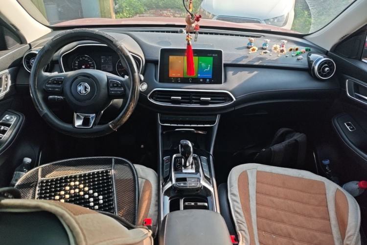 Used MG HS 2019 20T Automatic Two-Wheel Drive Luxury Edition China VI Standard Center Console