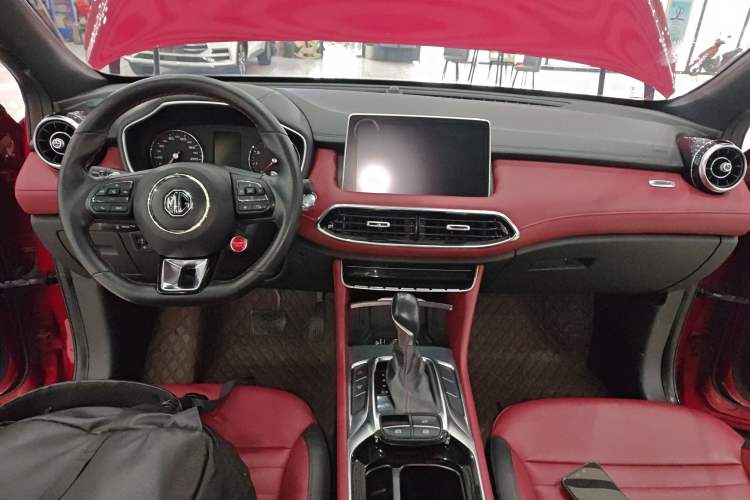 Used MG HS 2019 20T Automatic Two-Wheel Drive Trophy Super Sport Version China VI Standard Center Console