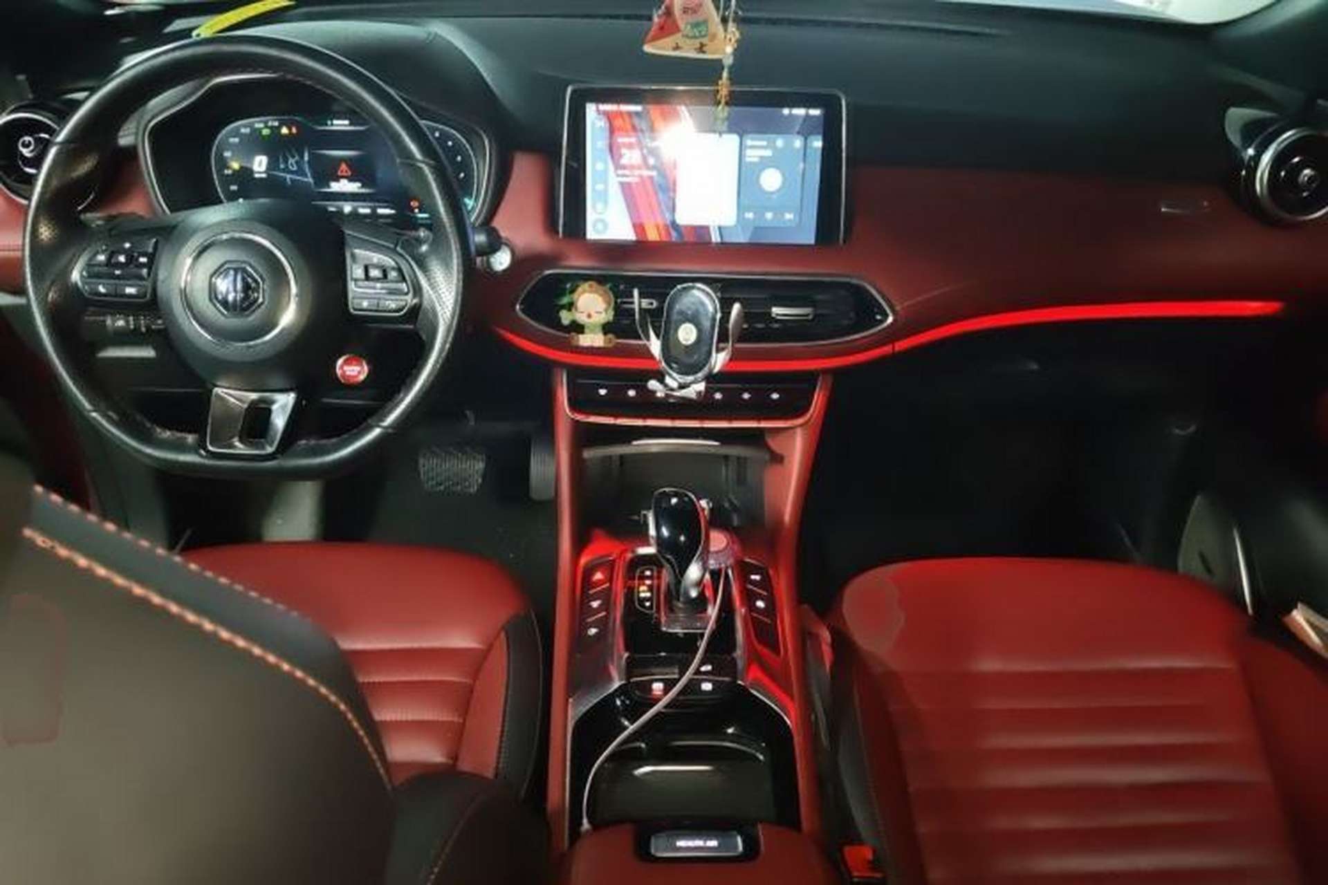 Used MG HS 2019 30T Automatic 2WD Trophy Supreme Edition China VI Standard Center Console