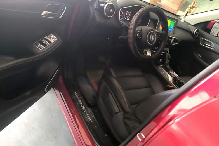 Used MG HS 2019 20T Automatic Two-Wheel Drive Luxury Edition China VI Standard Driver Seat