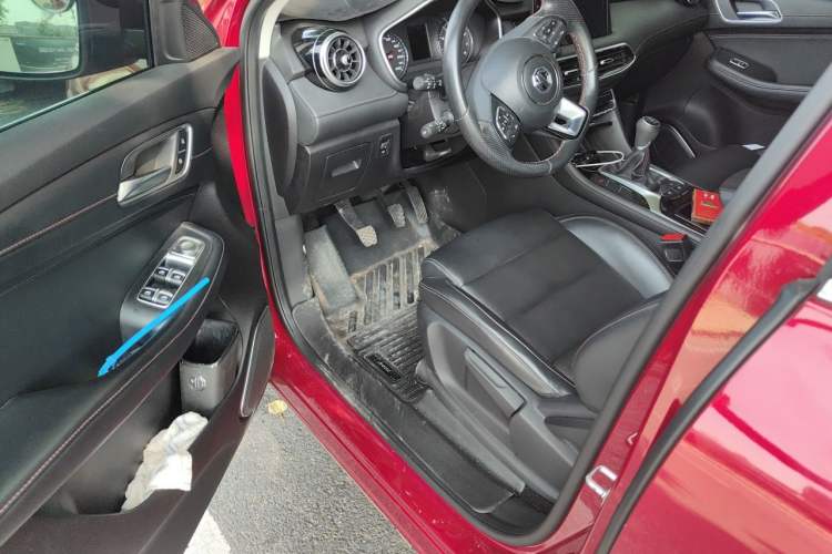 Used MG HS 2019 20T Manual Two-Wheel Drive Luxury Edition China VI Standard Driver Seat