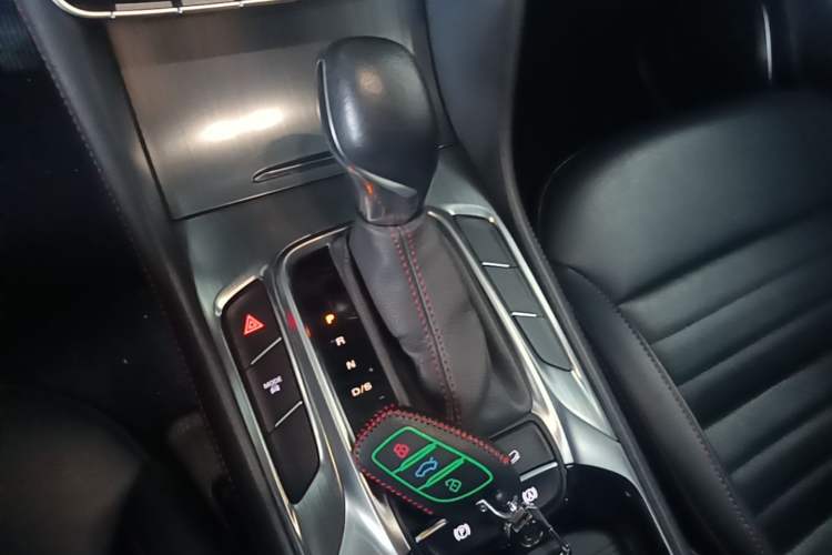 Used MG HS 2019 20T Automatic Two-Wheel Drive Trophy Super Sport Version China VI Standard Gear Lever