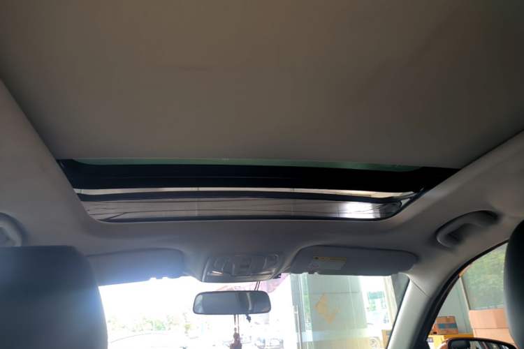 Used MG HS 2019 20T Automatic Two-Wheel Drive Luxury Edition China VI Standard Headliner