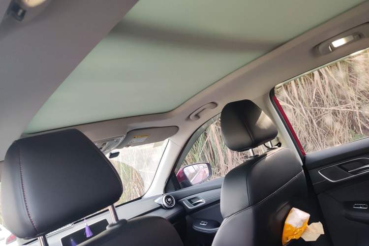 Used MG HS 2019 20T Automatic Two-Wheel Drive Luxury Edition China VI Standard Headliner