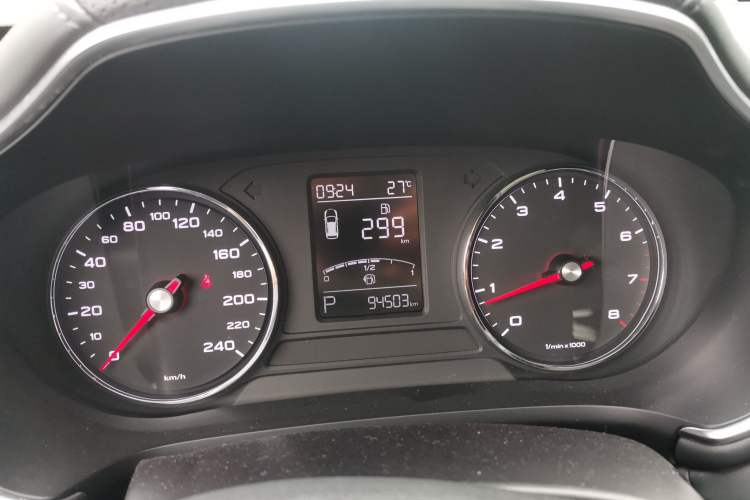 Used MG HS 2019 20T Automatic Two-Wheel Drive Trophy Super Sport Version China VI Standard Instrument Cluster