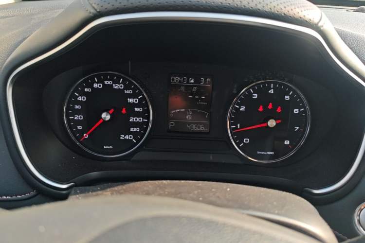 Used MG HS 2019 20T Automatic Two-Wheel Drive Luxury Edition China VI Standard Instrument Cluster