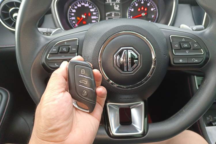 Used MG HS 2019 20T Automatic Two-Wheel Drive Luxury Edition China VI Standard Interior 1