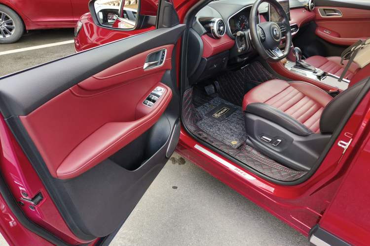 Used MG HS 2019 20T Automatic Two-Wheel Drive Trophy Super Sport Version China VI Standard Interior 3