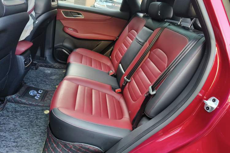 Used MG HS 2019 20T Automatic Two-Wheel Drive Trophy Super Sport Version China VI Standard Interior 4