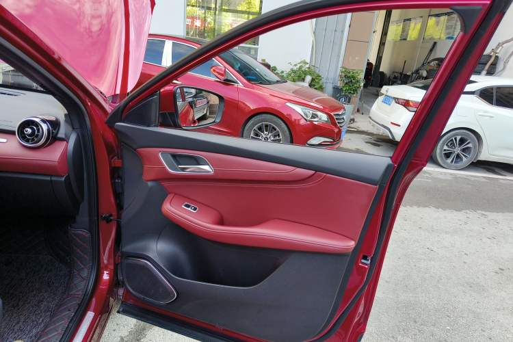 Used MG HS 2019 20T Automatic Two-Wheel Drive Trophy Super Sport Version China VI Standard Interior 5