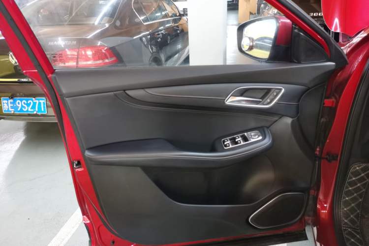 Used MG HS 2019 20T Automatic Two-Wheel Drive Luxury Edition China VI Standard Interior 7
