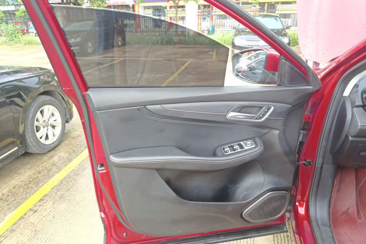 Used MG HS 2019 20T Automatic Two-Wheel Drive Luxury Edition China VI Standard Interior 7