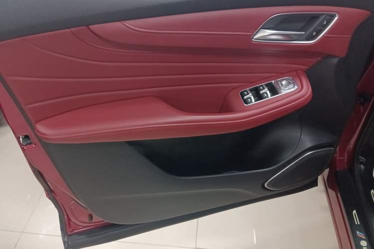 Used MG HS 2019 30T Automatic 2WD Trophy Enhanced Version China VI Standard Left Front Door Interior