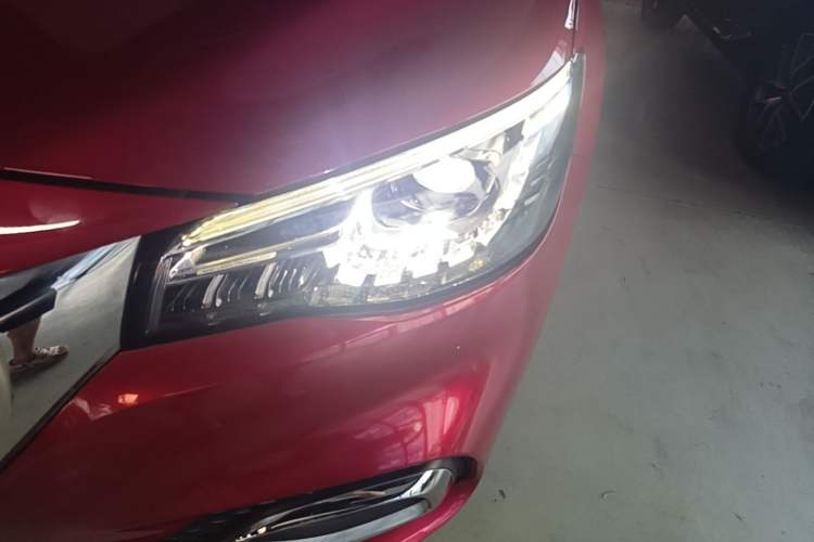 Used MG HS 2019 20T Automatic Two-Wheel Drive Trophy Super Sport Version China VI Standard Left Front Headlight
