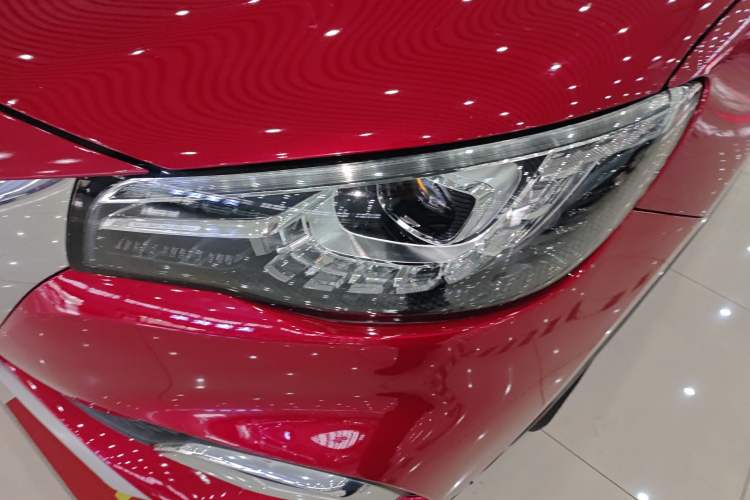 Used MG HS 2019 20T Automatic Two-Wheel Drive Trophy Super Sport Version China VI Standard Left Front Headlight