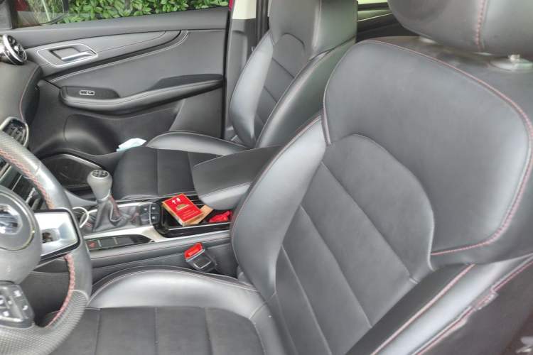 Used MG HS 2019 20T Manual Two-Wheel Drive Luxury Edition China VI Standard Left Front Seat