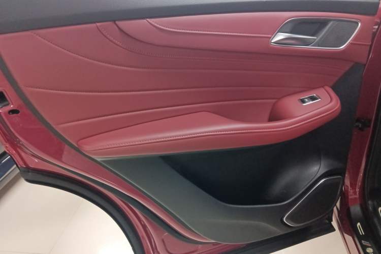 Used MG HS 2019 30T Automatic 2WD Trophy Enhanced Version China VI Standard Left Rear Door Interior