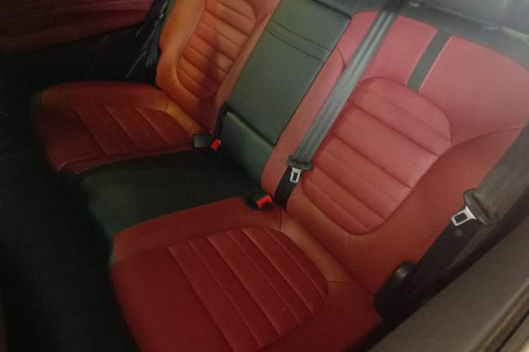 Used MG HS 2019 30T Automatic 2WD Trophy Enhanced Version China VI Standard Left Rear Seat