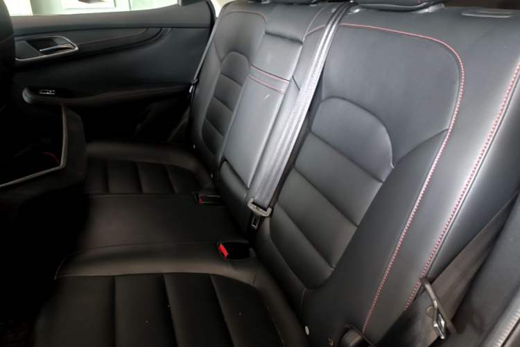 Used MG HS 2019 20T Automatic Two-Wheel Drive Luxury Edition China VI Standard Left Rear Seat