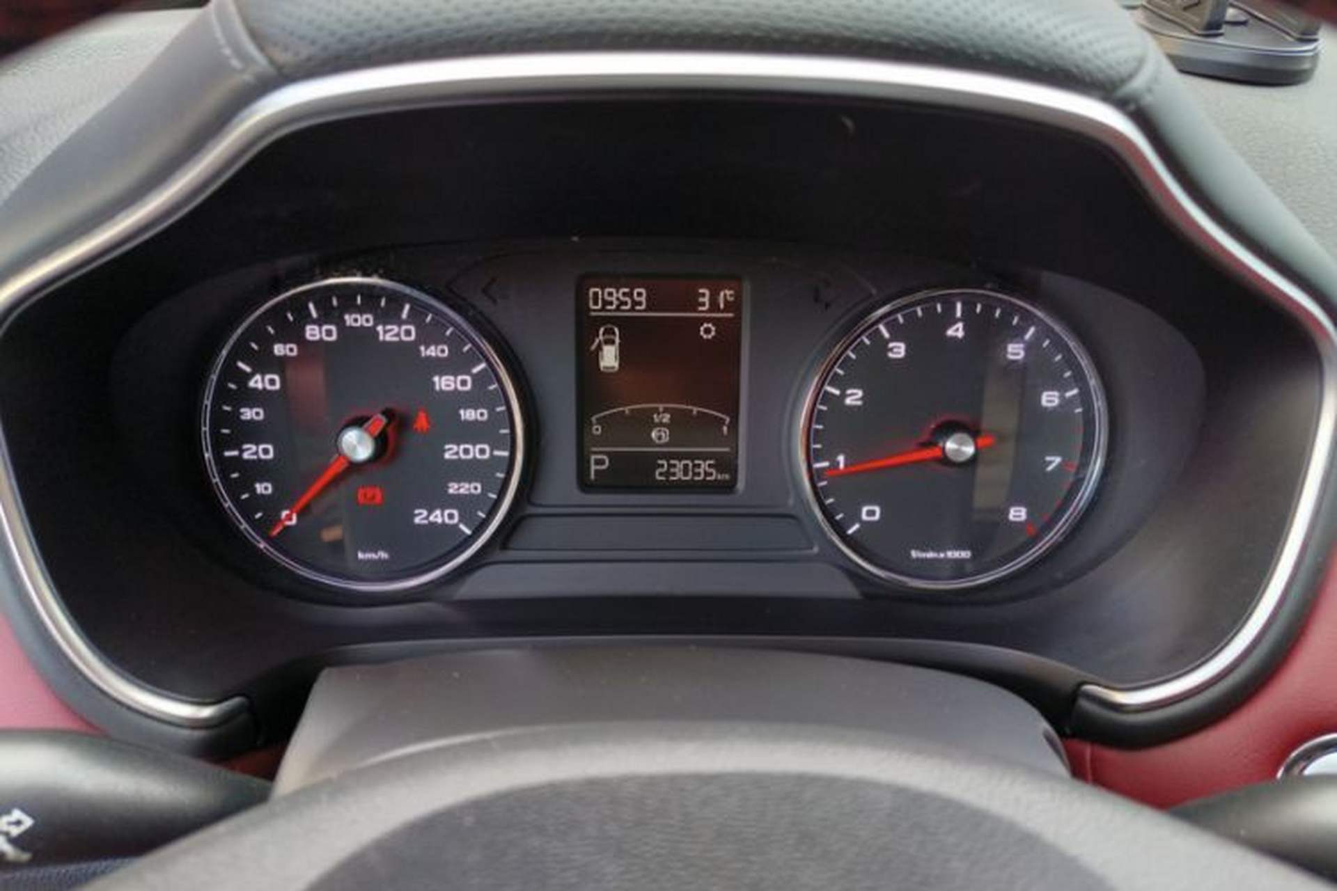 Used MG HS 2019 20T Automatic Two-Wheel Drive Trophy Super Sport Version China VI Standard Odometer Close Up
