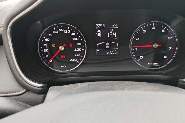 Used MG HS 2019 20T Automatic Two-Wheel Drive Trophy Super Sport Version China VI Standard Odometer Close Up