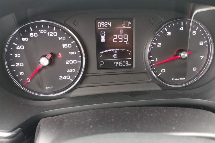 Used MG HS 2019 20T Automatic Two-Wheel Drive Trophy Super Sport Version China VI Standard Odometer Close Up