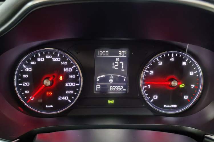 Used MG HS 2019 20T Automatic Two-Wheel Drive Luxury Edition China VI Standard Odometer Close Up