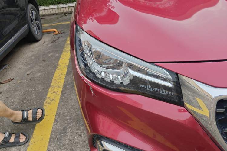 Used MG HS 2019 20T Automatic Two-Wheel Drive Trophy Super Sport Version China VI Standard Right Front Headlight