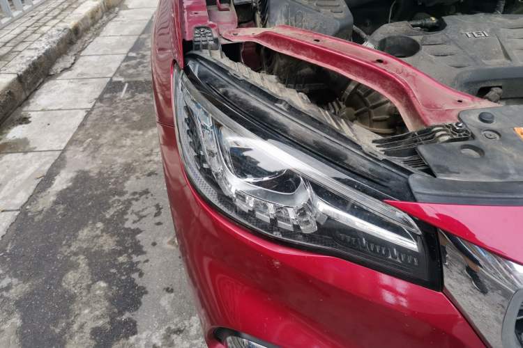 Used MG HS 2019 20T Automatic Two-Wheel Drive Trophy Super Sport Version China VI Standard Right Front Headlight