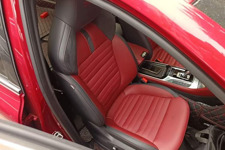 Used MG HS 2019 30T Automatic 2WD Trophy Enhanced Version China VI Standard Right Front Seat