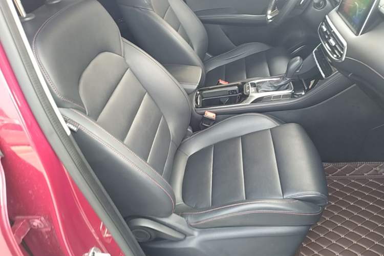 Used MG HS 2019 20T Automatic Two-Wheel Drive Luxury Edition China VI Standard Right Front Seat