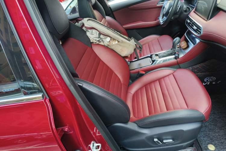 Used MG HS 2019 20T Automatic Two-Wheel Drive Trophy Super Sport Version China VI Standard Right Front Seat
