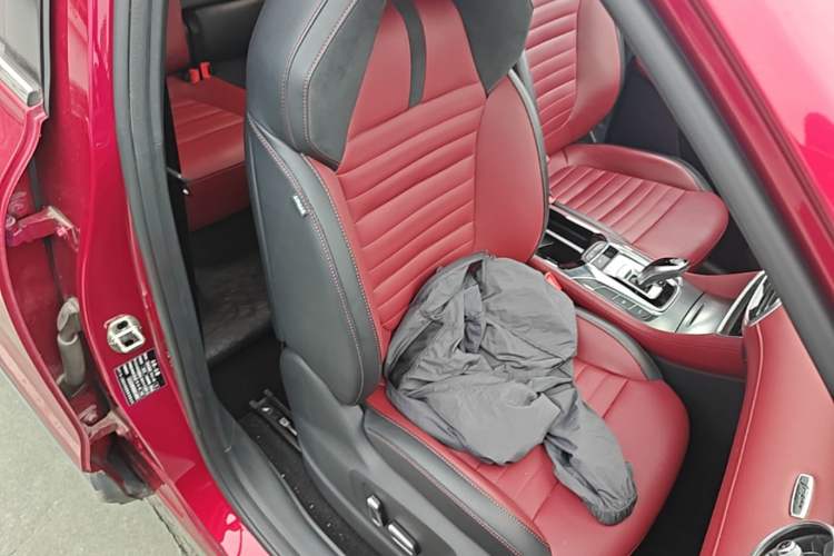 Used MG HS 2019 30T Automatic 2WD Trophy Supreme Edition China VI Standard Right Front Seat