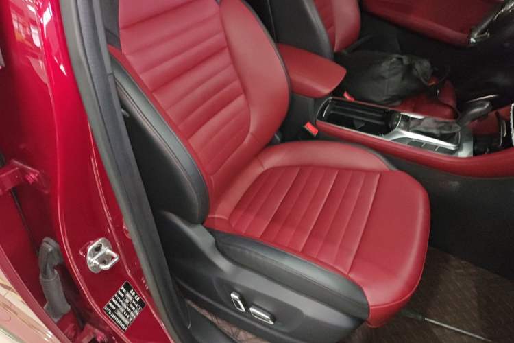 Used MG HS 2019 20T Automatic Two-Wheel Drive Trophy Super Sport Version China VI Standard Right Front Seat