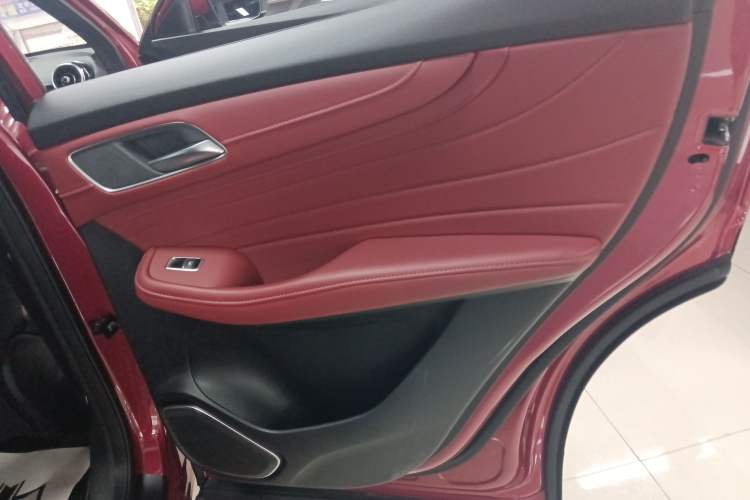 Used MG HS 2019 30T Automatic 2WD Trophy Enhanced Version China VI Standard Right Rear Door Interior