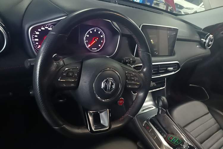 Used MG HS 2019 20T Automatic Two-Wheel Drive Trophy Super Sport Version China VI Standard Steering Wheel