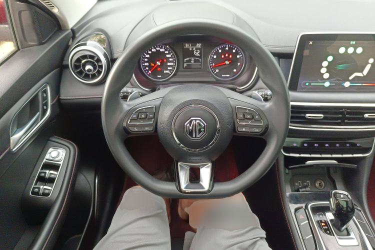 Used MG HS 2019 20T Automatic Two-Wheel Drive Luxury Edition China VI Standard Steering Wheel