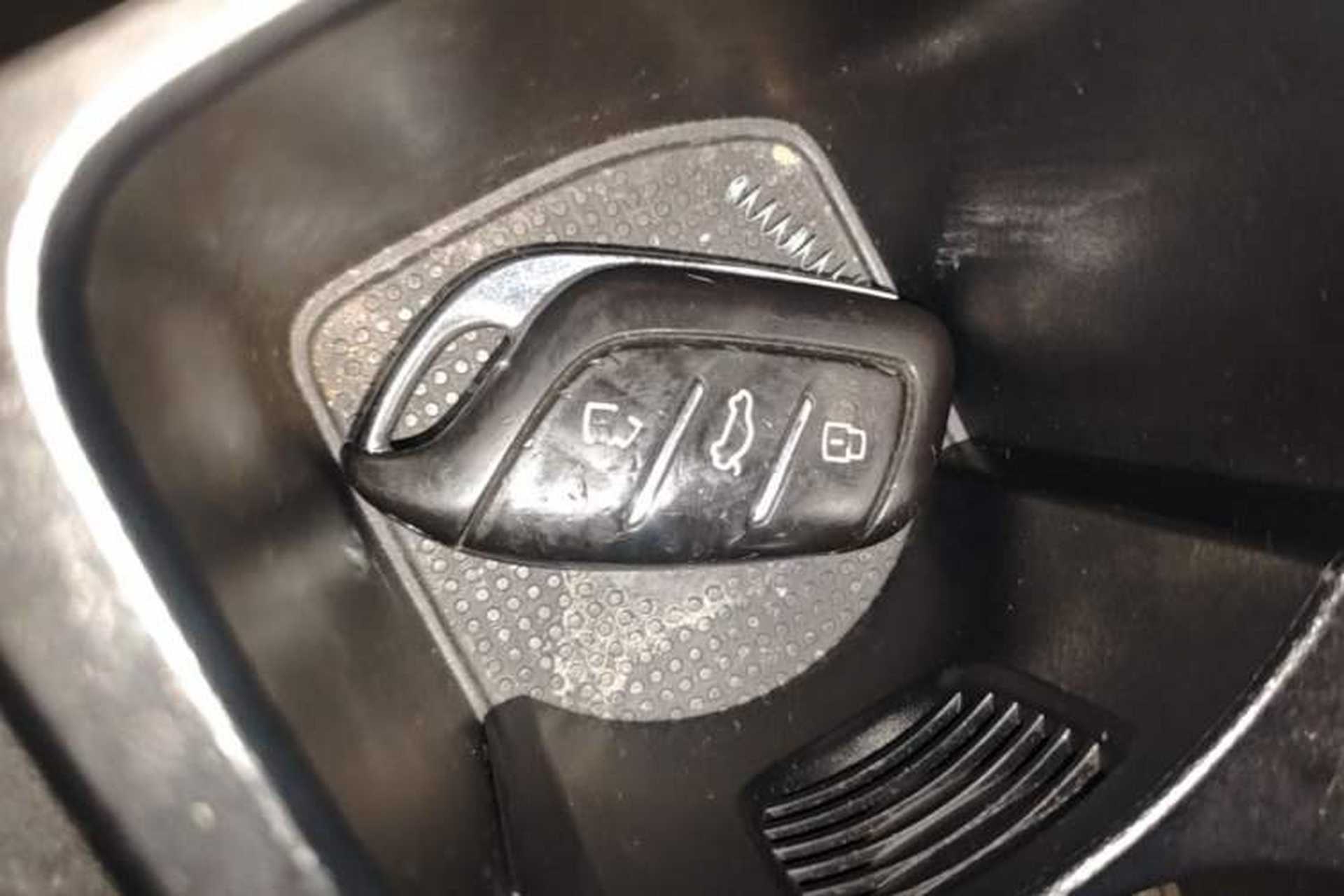 Used MG HS 2019 20T Automatic Two-Wheel Drive Trophy Super Sport Version China VI Standard Vehicle Key
