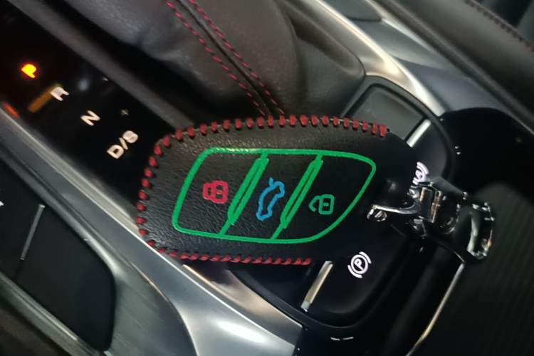 Used MG HS 2019 20T Automatic Two-Wheel Drive Trophy Super Sport Version China VI Standard Vehicle Key