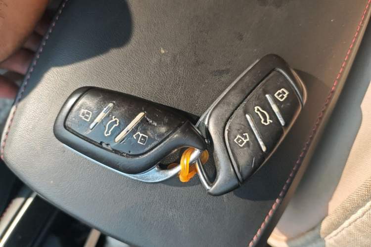 Used MG HS 2019 20T Automatic Two-Wheel Drive Luxury Edition China VI Standard Vehicle Key