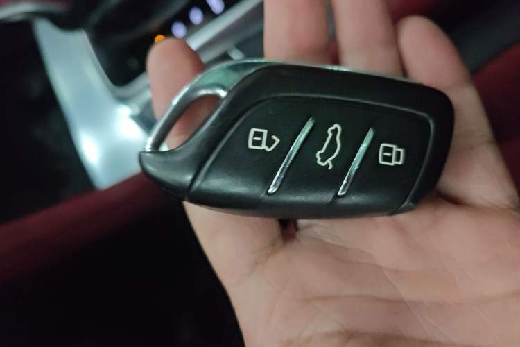 Used MG HS 2019 20T Automatic Two-Wheel Drive Trophy Super Sport Version China VI Standard Vehicle Key