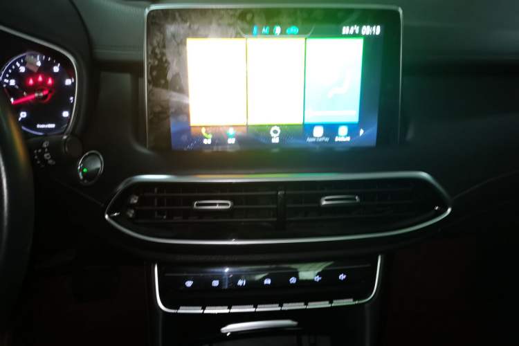 Used MG HS 2019 20T Automatic Two-Wheel Drive Luxury Edition China VI Standard Audio And AC Panel