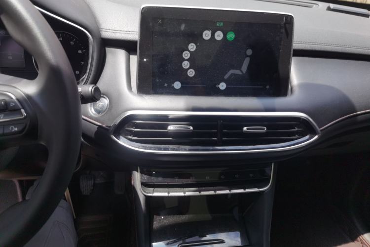 Used MG HS 2019 20T Manual Two-Wheel Drive Luxury Edition China VI Standard Audio And AC Panel
