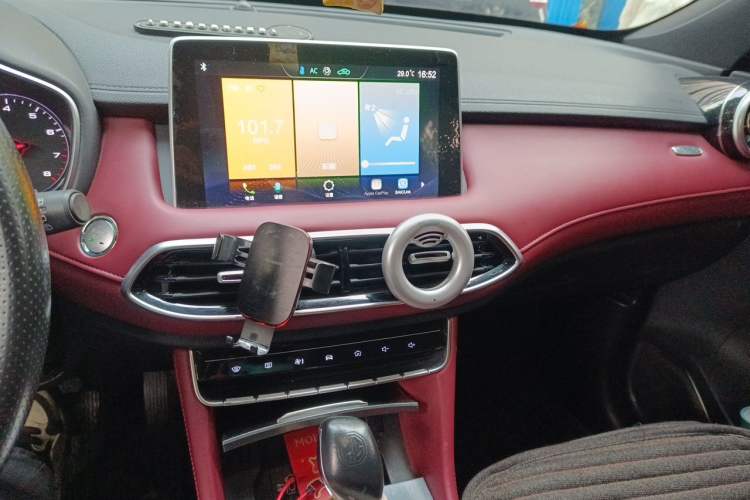 Used MG HS 2019 20T Automatic Two-Wheel Drive Trophy Super Sport Version China VI Standard Audio And AC Panel