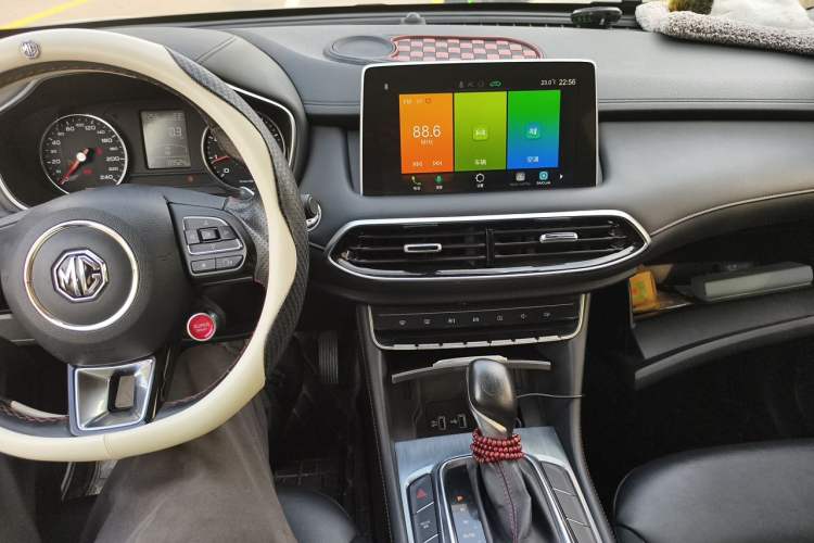 Used MG HS 2019 20T Automatic Two-Wheel Drive Trophy Super Sport Version China VI Standard Audio And AC Panel